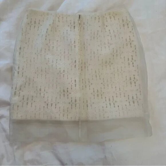 💙 EUC Tibi White Skirt with Overlay and Daisy Eyelet - Picture 3 of 5